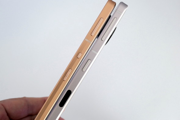 AQUOS sense7